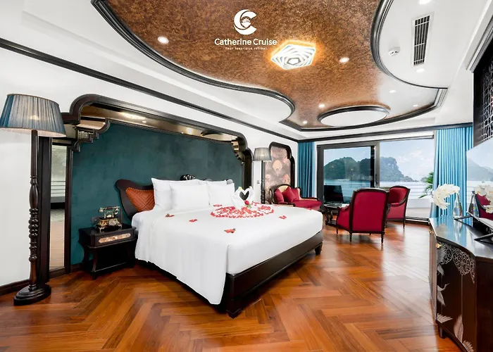 Catherine Cruises Bay  Hạ Long