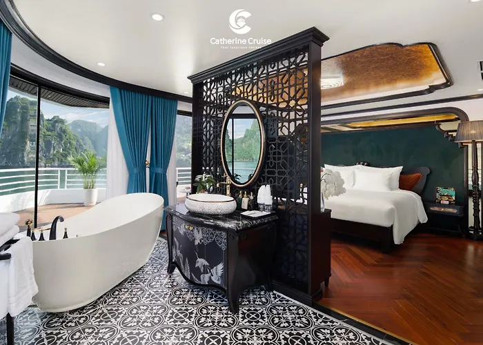 Catherine Cruises Bay Hạ Long