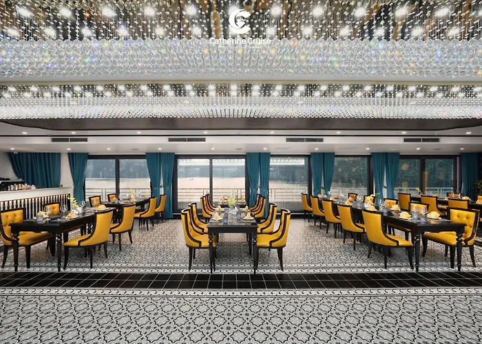 Catherine Cruises Bay  Hạ Long