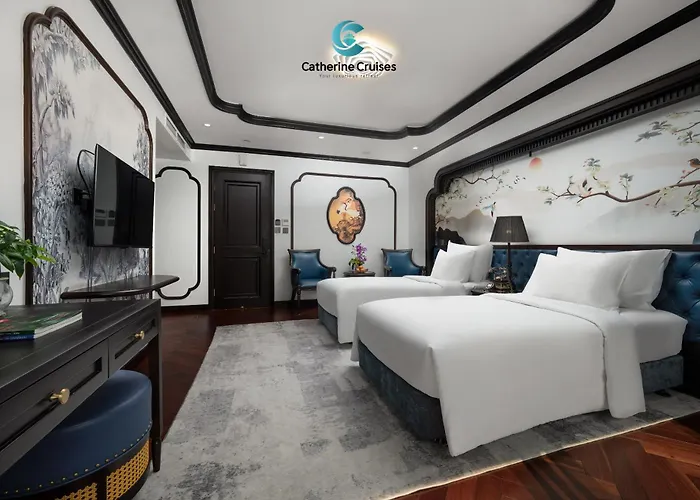 Catherine Cruises Bay
