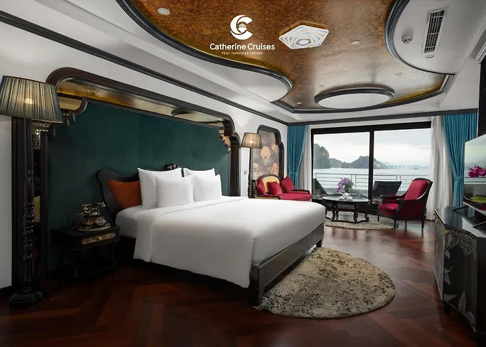 Catherine Cruises Bay