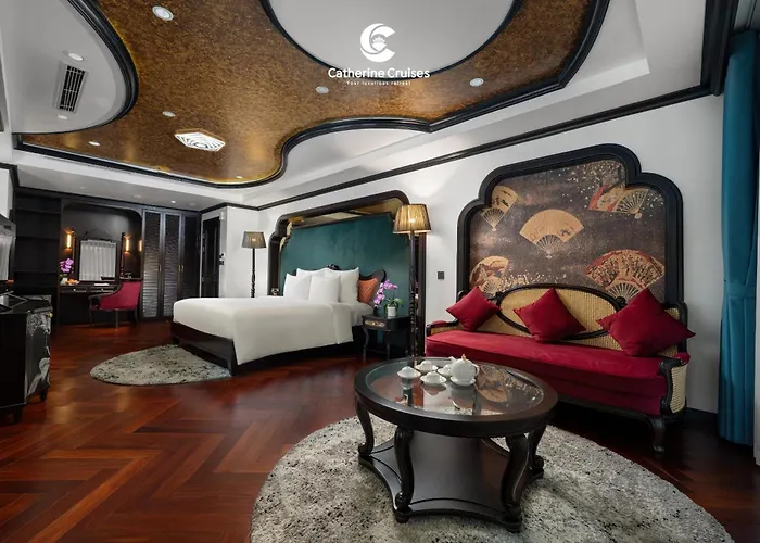 Catherine Cruises Bay  Hạ Long