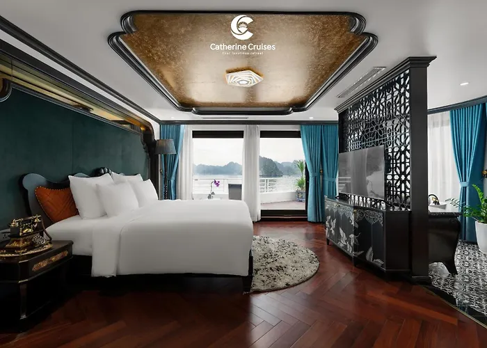 Catherine Cruises Bay  Hạ Long