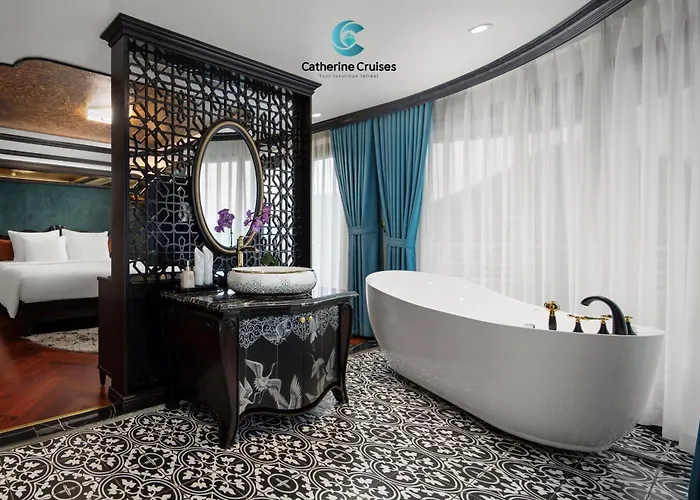 Catherine Cruises Bay 
