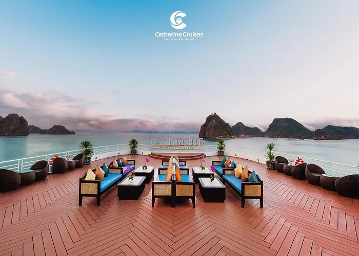  Catherine Cruises Bay